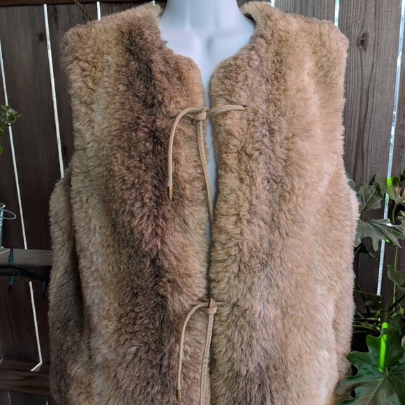 Hillmoor Jackets & Blazers - Vintage Cheyenne Tan & Cream Faux Fur Vest Sz Lg